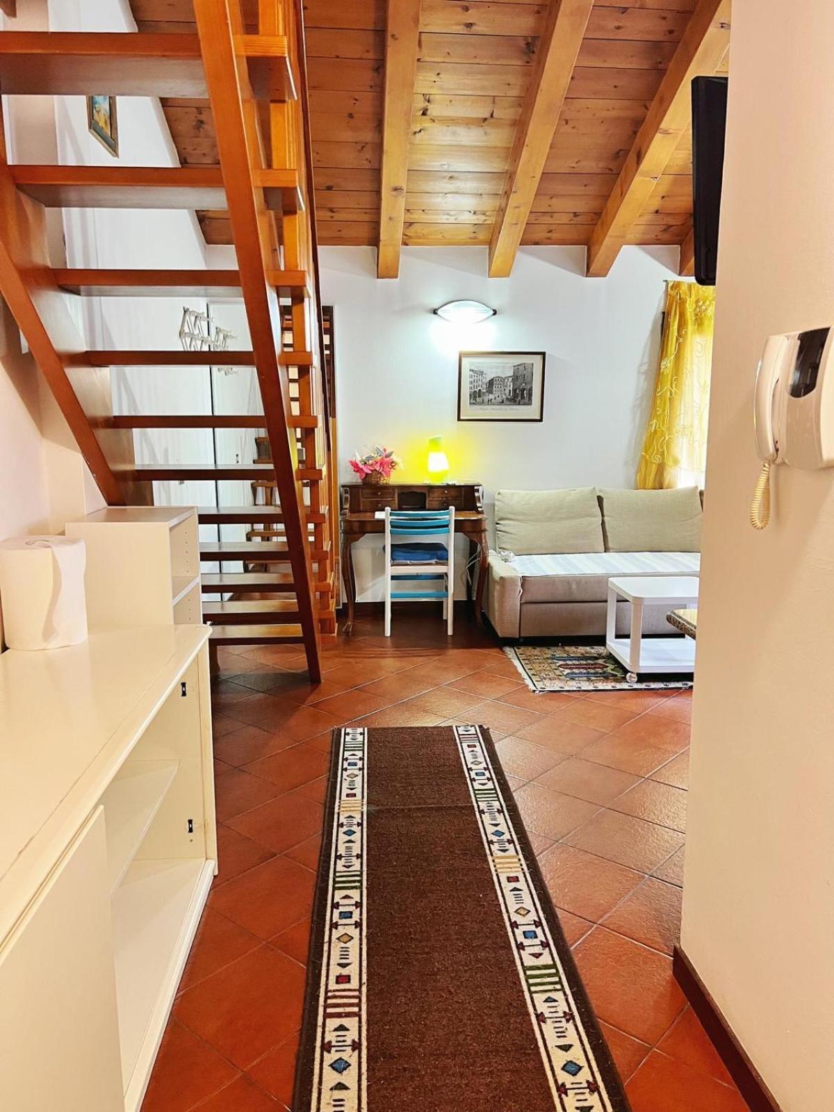 Holiday Treviso Suite Venezia Екстериор снимка